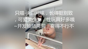 后入裤子脱一半的大屁股熟女 大力操逼